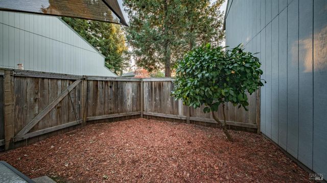 418 Occidental Cir, Santa Rosa, CA 95401