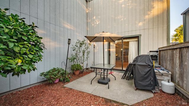 418 Occidental Cir, Santa Rosa, CA 95401