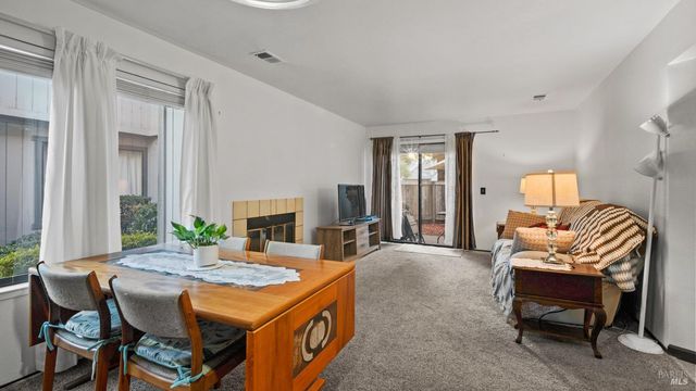 418 Occidental Cir, Santa Rosa, CA 95401