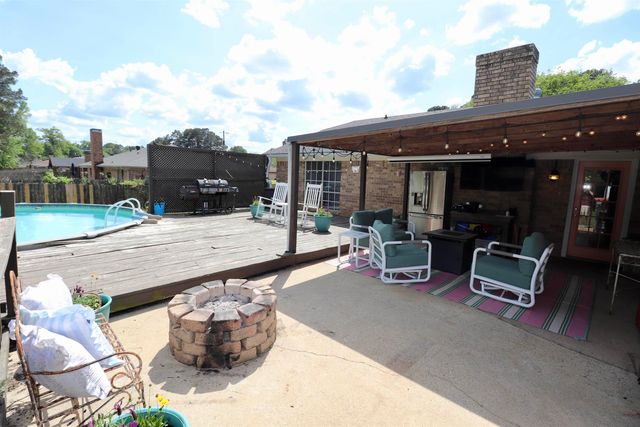 500 Pinewood, Marshall, TX 75672