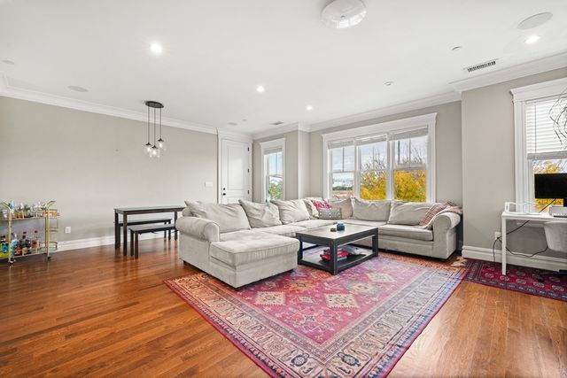 3 M St 6, Boston, MA 02127