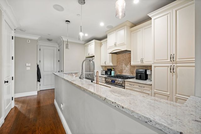 3 M St 6, Boston, MA 02127