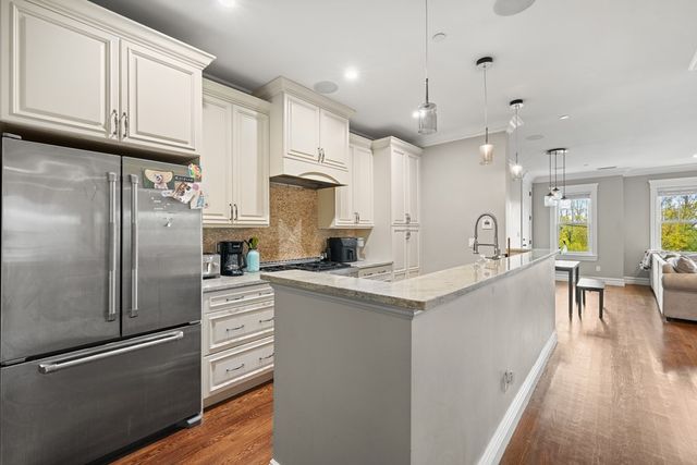 3 M St 6, Boston, MA 02127