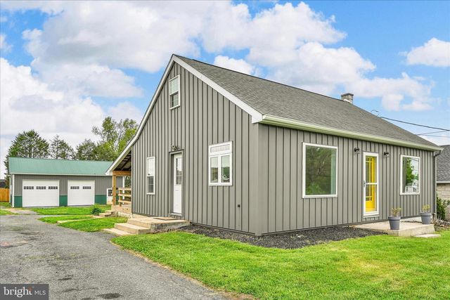 4381 DIVISION HWY, East Earl, PA 17519
