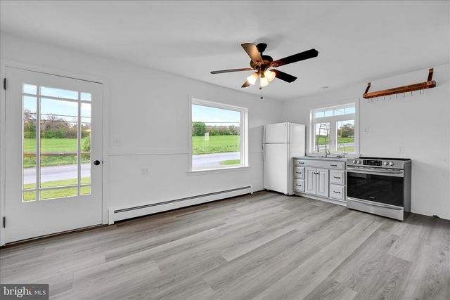4381 DIVISION HWY, East Earl, PA 17519