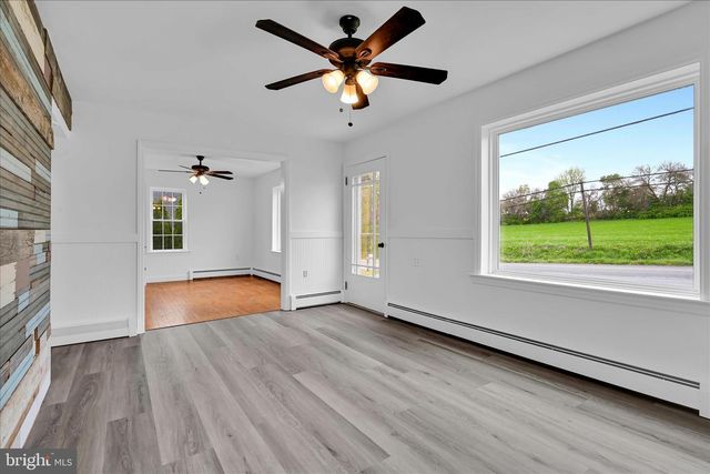 4381 DIVISION HWY, East Earl, PA 17519