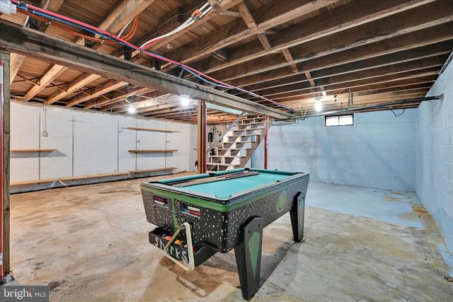 4381 DIVISION HWY, East Earl, PA 17519