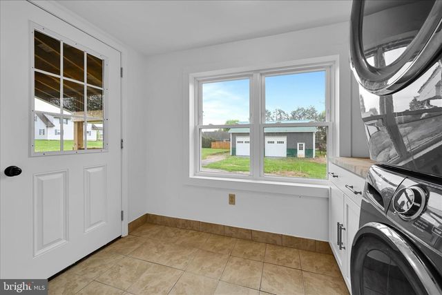 4381 DIVISION HWY, East Earl, PA 17519
