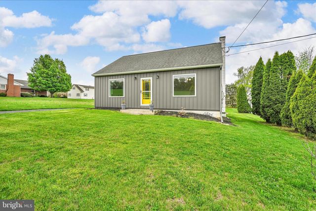 4381 DIVISION HWY, East Earl, PA 17519