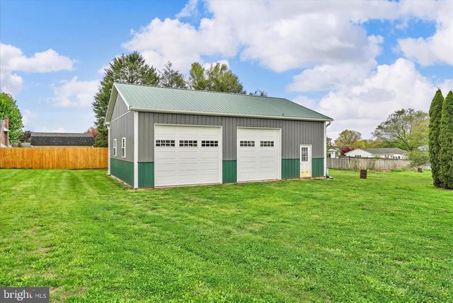 4381 DIVISION HWY, East Earl, PA 17519