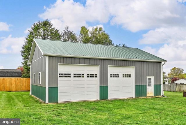 4381 DIVISION HWY, East Earl, PA 17519
