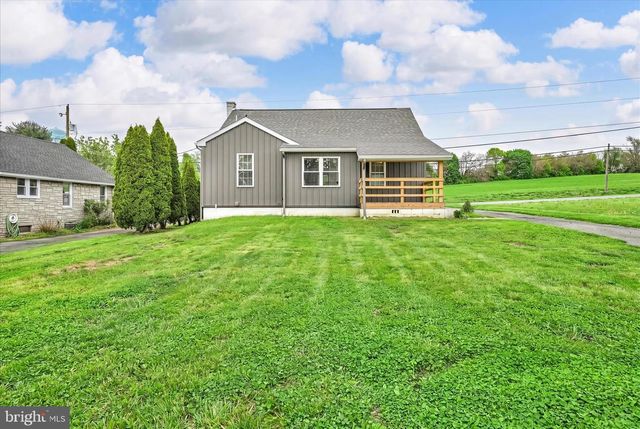 4381 DIVISION HWY, East Earl, PA 17519