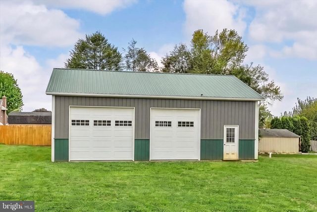 4381 DIVISION HWY, East Earl, PA 17519