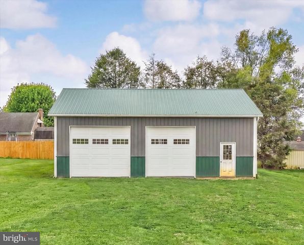 4381 DIVISION HWY, East Earl, PA 17519