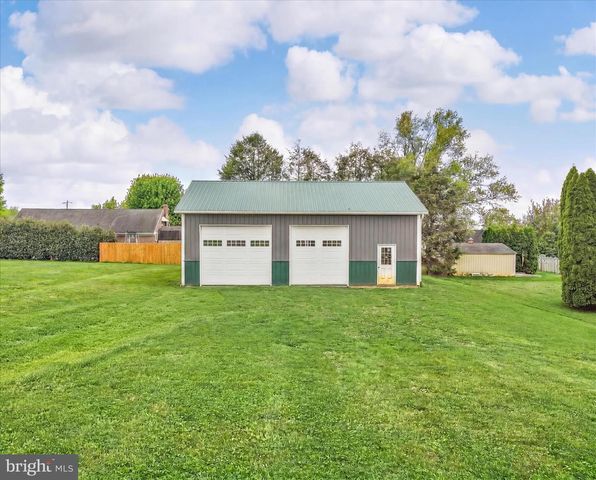 4381 DIVISION HWY, East Earl, PA 17519