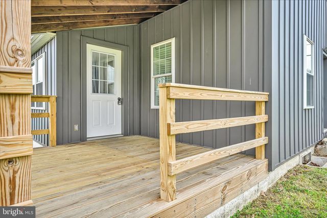4381 DIVISION HWY, East Earl, PA 17519