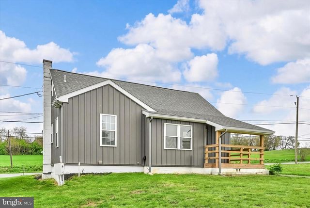 4381 DIVISION HWY, East Earl, PA 17519
