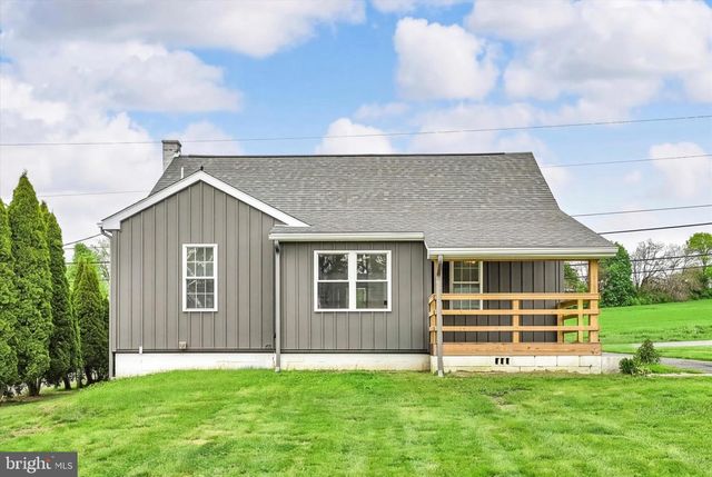 4381 DIVISION HWY, East Earl, PA 17519