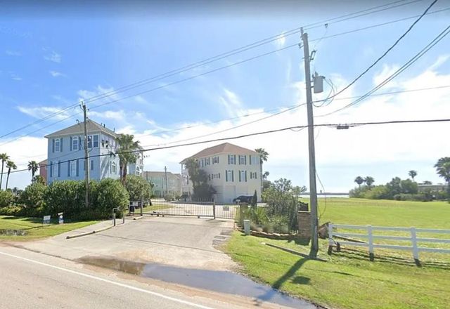 1010 Lillian Lane, Galveston, TX 77554