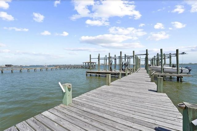 1010 Lillian Lane, Galveston, TX 77554