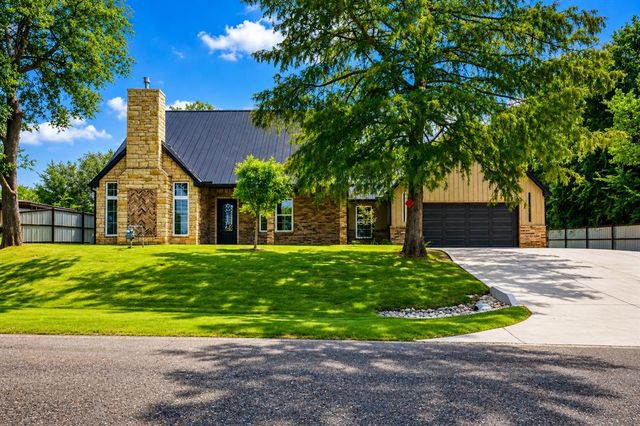 2925 N Choctaw Road, Choctaw, OK 73020