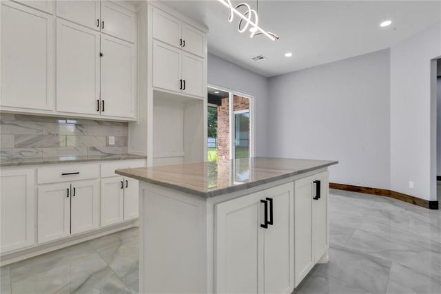 2925 N Choctaw Road, Choctaw, OK 73020