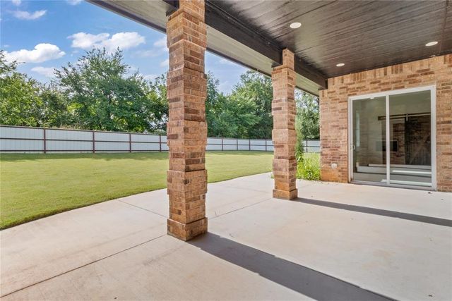2925 N Choctaw Road, Choctaw, OK 73020