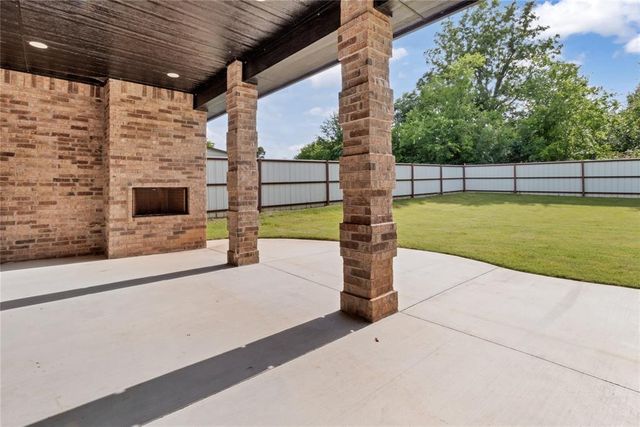 2925 N Choctaw Road, Choctaw, OK 73020