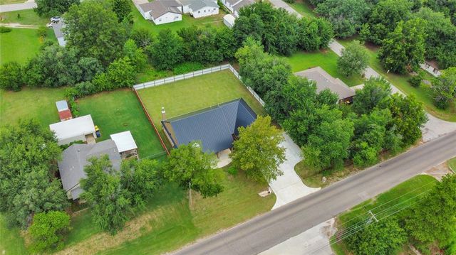 2925 N Choctaw Road, Choctaw, OK 73020