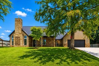 2925 N Choctaw Road, Choctaw, OK 73020