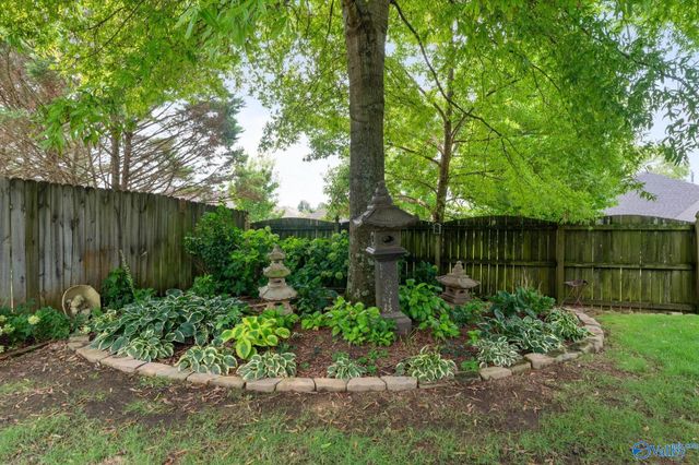 4804 Saddle Ridge Drive SE, Owens Cross Roads, AL 35763