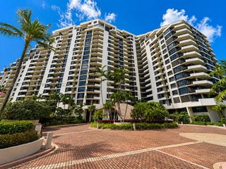 520 Brickell Key Dr A1710, Miami, FL 33131