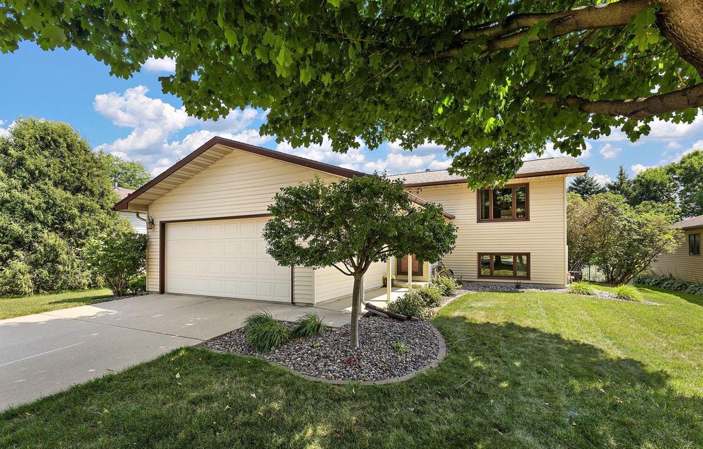 5612 Clearwater Road NW, Rochester, MN 55901