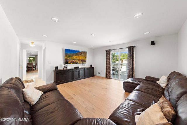 27 Tracy Drive, Manalapan, NJ 07726