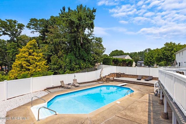 27 Tracy Drive, Manalapan, NJ 07726