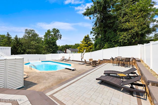 27 Tracy Drive, Manalapan, NJ 07726