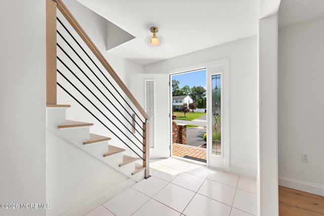 27 Tracy Drive, Manalapan, NJ 07726
