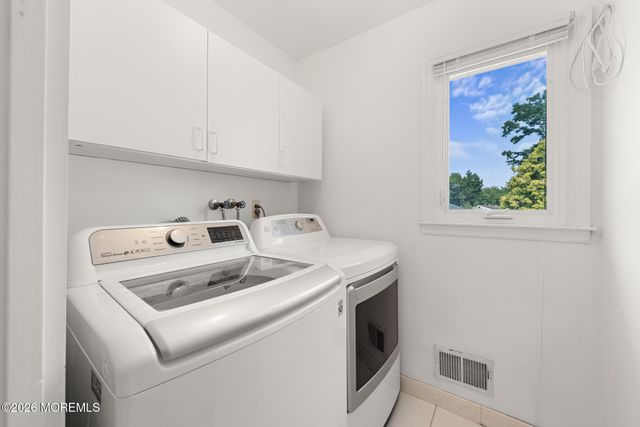 27 Tracy Drive, Manalapan, NJ 07726
