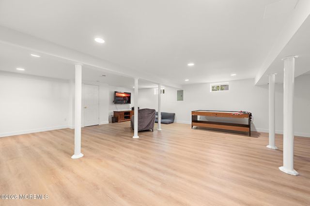 27 Tracy Drive, Manalapan, NJ 07726