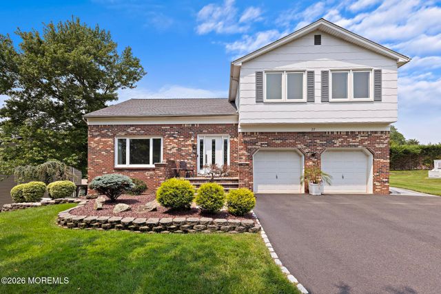 27 Tracy Drive, Manalapan, NJ 07726
