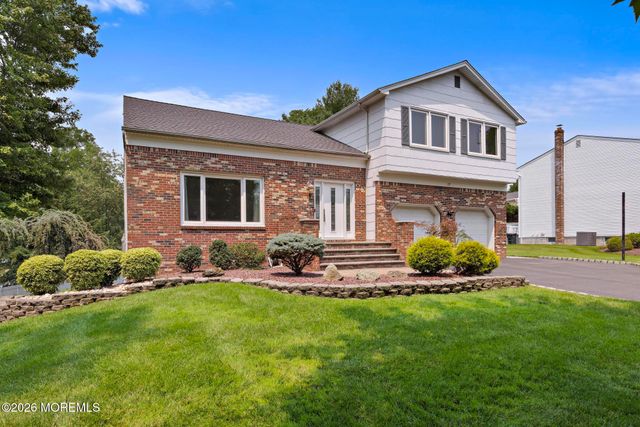 27 Tracy Drive, Manalapan, NJ 07726