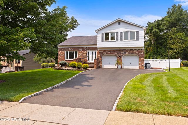 27 Tracy Drive, Manalapan, NJ 07726