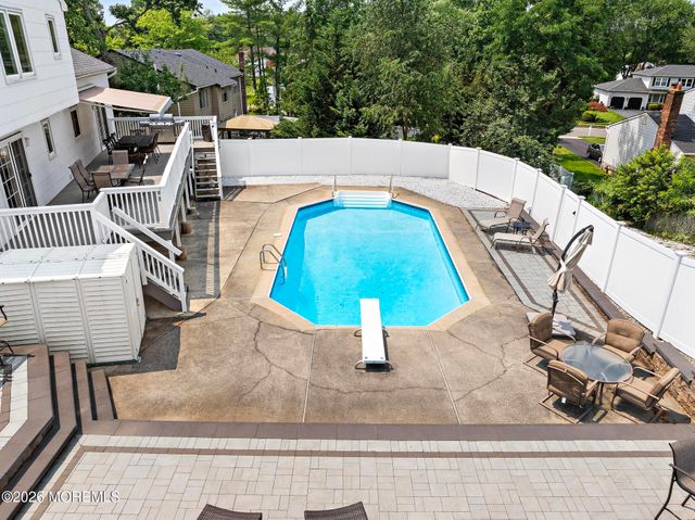 27 Tracy Drive, Manalapan, NJ 07726