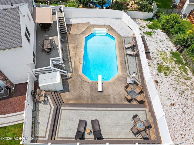 27 Tracy Drive, Manalapan, NJ 07726
