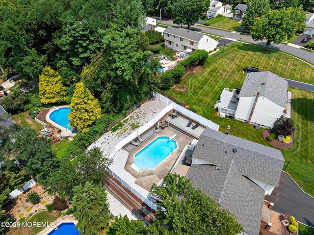 27 Tracy Drive, Manalapan, NJ 07726