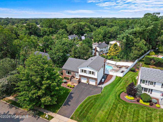 27 Tracy Drive, Manalapan, NJ 07726