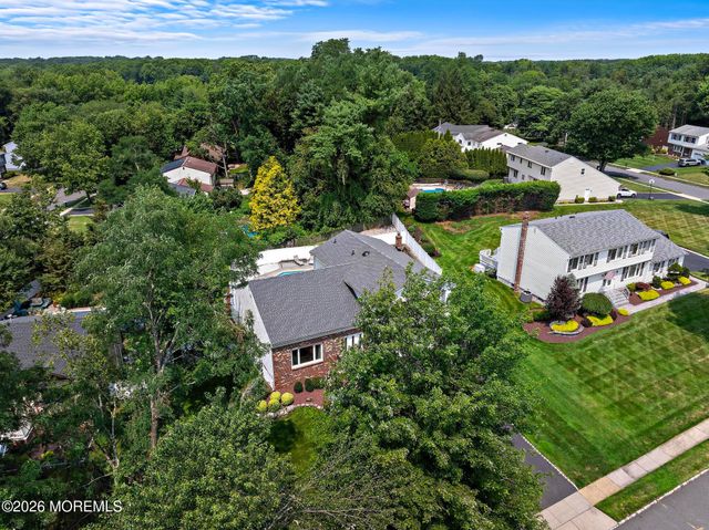 27 Tracy Drive, Manalapan, NJ 07726