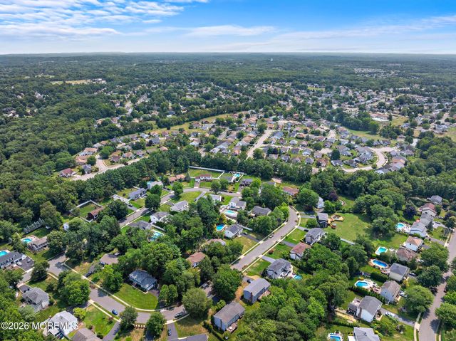 27 Tracy Drive, Manalapan, NJ 07726