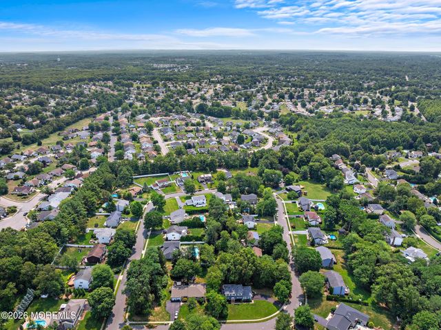 27 Tracy Drive, Manalapan, NJ 07726
