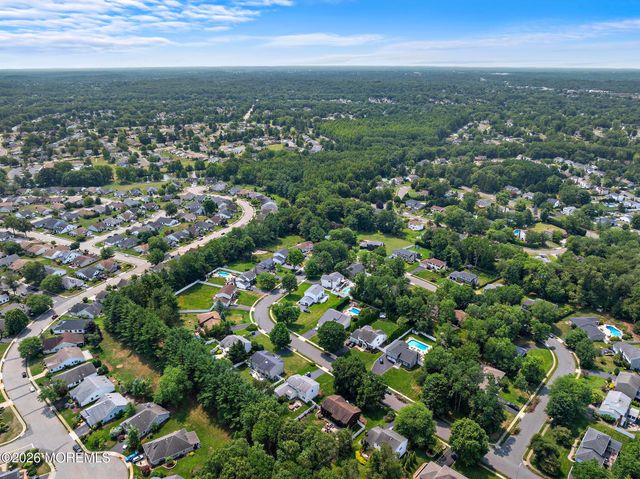 27 Tracy Drive, Manalapan, NJ 07726